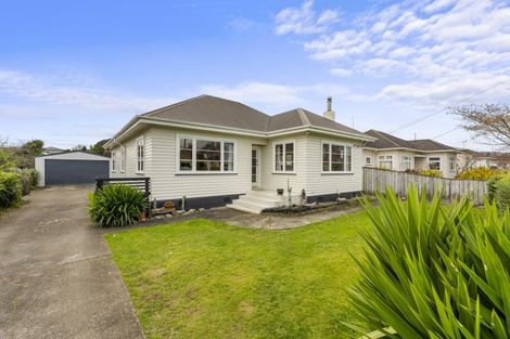 Photo of property in 16 Dudley Street, Levin, 5510
