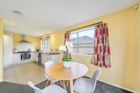 Photo of property in 16 Mcewen Crescent, Riverstone Terraces, Upper Hutt, 5018