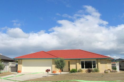 Photo of property in 38 Mcleod Place, Papamoa Beach, Papamoa, 3118