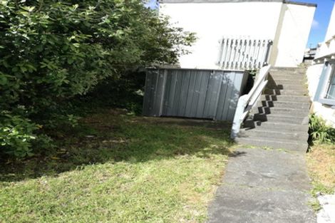 Photo of property in 90 Farnham Street, Mornington, Wellington, 6021