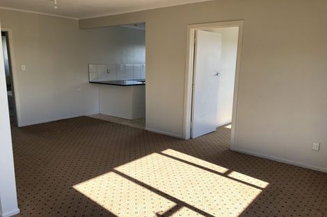 Photo of property in 1/68 College Road, Northcote, Auckland, 0627