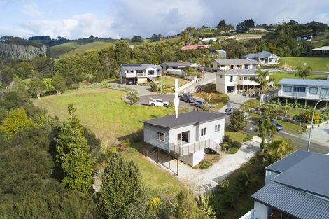 Photo of property in 6 Magnolia Drive, Cable Bay, 0420