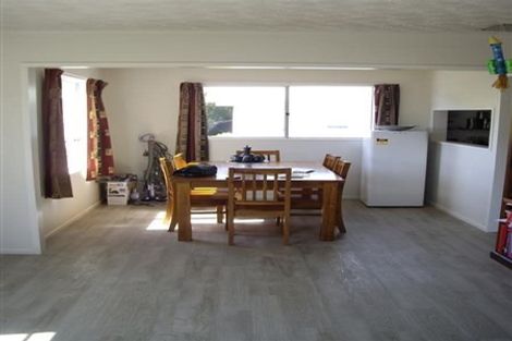 Photo of property in 16 Beryl Grove, Birchville, Upper Hutt, 5018