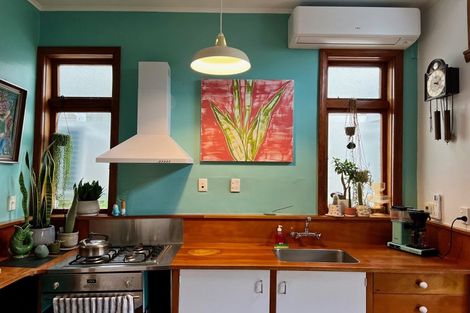 Photo of property in 136 Russell Terrace, Berhampore, Wellington, 6023