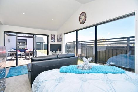 Photo of property in 17 Angus Place, Rangiora, 7400