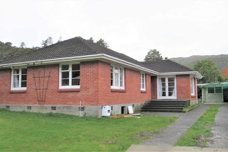 Photo of property in 12 Lowry Crescent, Stokes Valley, Lower Hutt, 5019