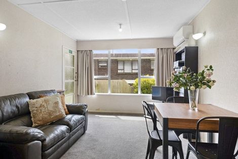 Photo of property in 7a Waterloo Place, Westown, New Plymouth, 4310