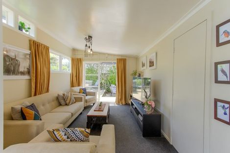 Photo of property in 1a Farnworth Avenue, Holdens Bay, Rotorua, 3010