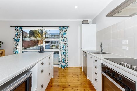 Photo of property in 110 Te Pene Avenue, Titahi Bay, Porirua, 5022