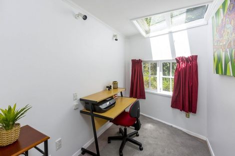 Photo of property in 3 Lord Street, Stokes Valley, Lower Hutt, 5019