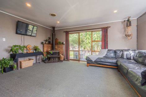 Photo of property in 2/13 Wirihana Road, Titirangi, Auckland, 0604