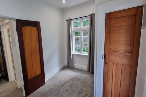 Photo of property in 16 Raroa Road, Kelburn, Wellington, 6012