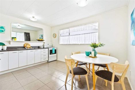 Photo of property in 137 Universal Drive, Henderson, Auckland, 0610