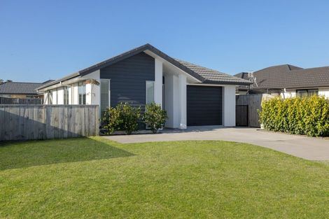 Photo of property in 16 Kanapa Close, Papamoa, 3118