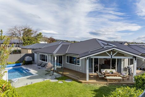 Photo of property in 19 Grooby Place, Havelock North, 4130