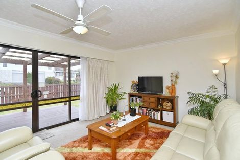 Photo of property in 1/2 James Condon Place, Redwood, Christchurch, 8051