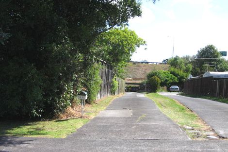 Photo of property in 2/11 Kapiti Place, Sunnynook, Auckland, 0620