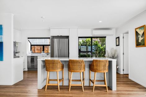 Photo of property in 38 Elliston Crescent, Stanmore Bay, Whangaparaoa, 0932