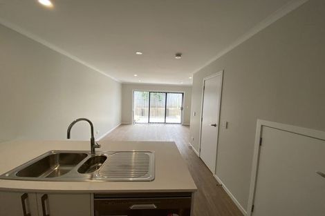 Photo of property in 11/125b Metcalfe Road, Ranui, Auckland, 0612