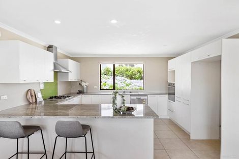 Photo of property in 3 Ohau Court, Fairview Heights, Auckland, 0632