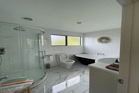 Photo of property in 2/31 Eversleigh Road, Belmont, Auckland, 0622