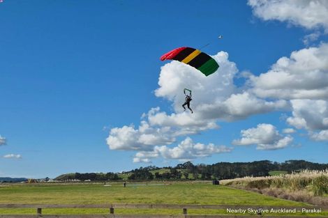 Photo of property in 45b Springs Road, Parakai, 0830