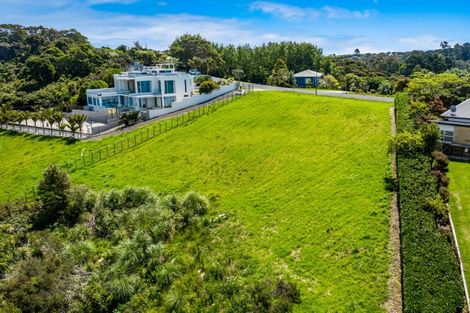 Photo of property in 127 Roberts Road, Matakatia, Whangaparaoa, 0930