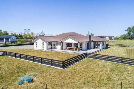 Photo of property in 20 Tula Lane, Kelvin Grove, Palmerston North, 4470