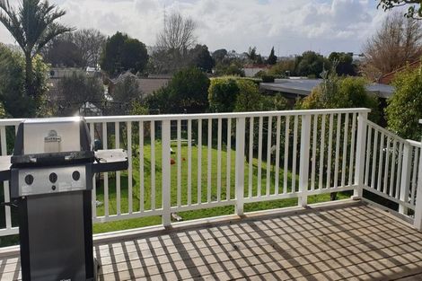 Photo of property in 9 Rimu Road, Mangere Bridge, Auckland, 2022