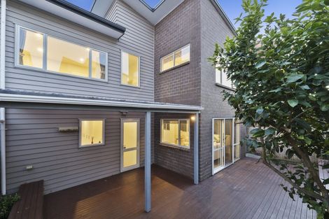 Photo of property in 22 Sunshine Boulevard, Sunnyvale, Auckland, 0612