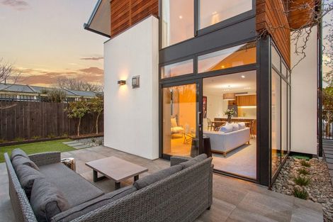 Photo of property in 96 Merivale Lane, Merivale, Christchurch, 8014