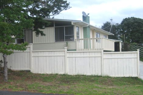 Photo of property in 3 Taynith Place, Glenfield, Auckland, 0629