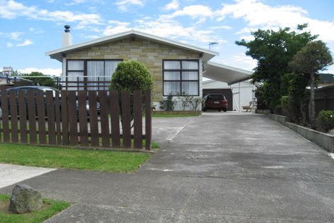 Photo of property in 2 Orly Avenue, Mangere, Auckland, 2022