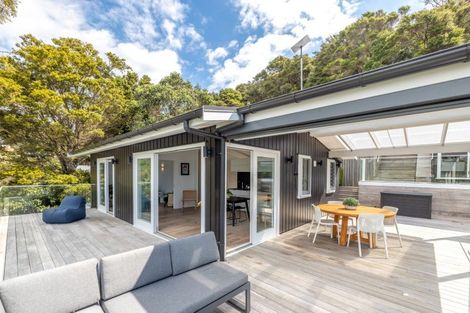 Photo of property in 31 Miro Road, Palm Beach, Waiheke Island, 1081