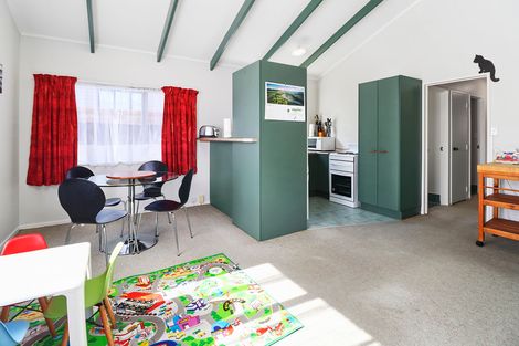 Photo of property in 1/62 Savoy Road, Glen Eden, Auckland, 0602