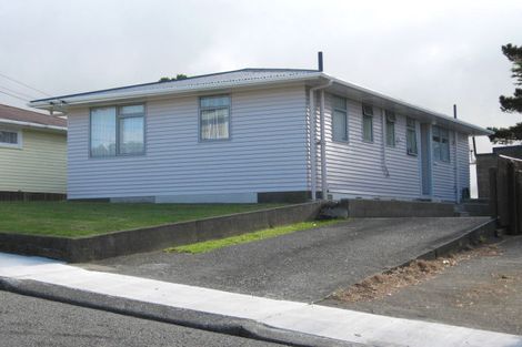 Photo of property in 20 Link Road, Newlands, Wellington, 6037