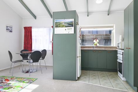 Photo of property in 1/62 Savoy Road, Glen Eden, Auckland, 0602