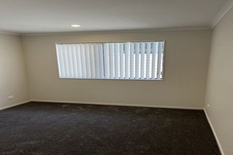 Photo of property in 28 Ballyalton Crescent, Flat Bush, 2019