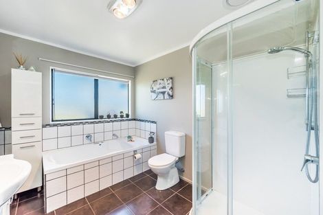 Photo of property in 5 Langdale Avenue, Paraparaumu, 5032