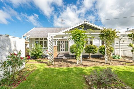 Photo of property in 4 Godwin Crescent, College Estate, Whanganui, 4500