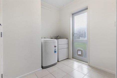 Photo of property in 10 Sanctuary Point, Sunnyhills, Auckland, 2010