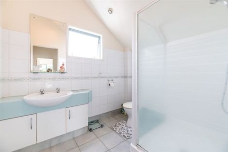 Photo of property in 10/485 Don Buck Road, Massey, Auckland, 0614