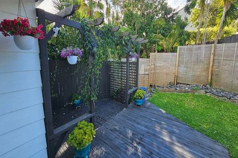 Photo of property in 1/13 Montclair Rise, Browns Bay, Auckland, 0630