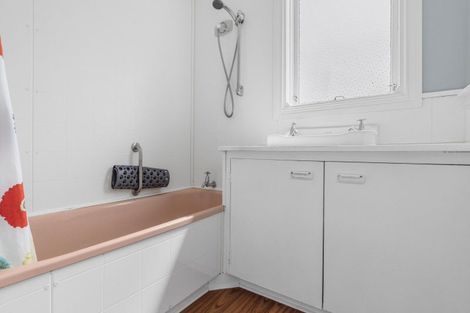 Photo of property in 10 North Street, Mokau, 4376