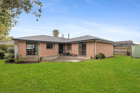 Photo of property in 15 Ernest Shackleton Place, Waiuku, 2123