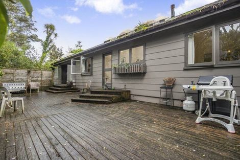 Photo of property in 15 Wyvern Place, Glenfield, Auckland, 0629