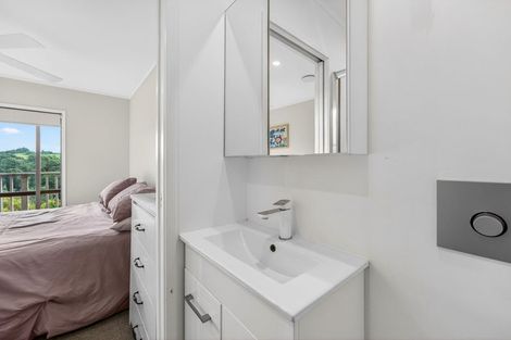 Photo of property in 11 Hillside Crescent, Leigh, 0985