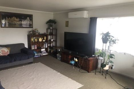 Photo of property in 5 Meadowvale Rise, Titirangi, Auckland, 0604