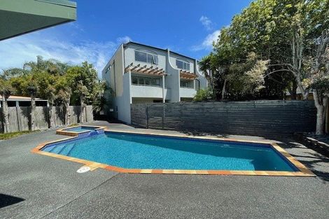 Photo of property in 6/19 Ocean View Road, Hillcrest, Auckland, 0627