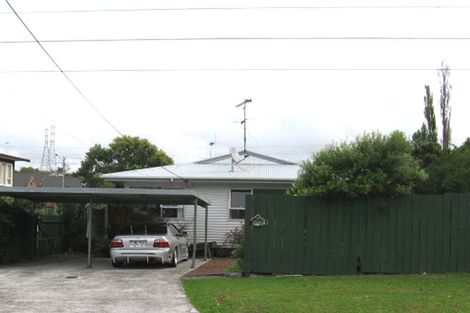 Photo of property in 27a Huruhuru Road, Massey, Auckland, 0614